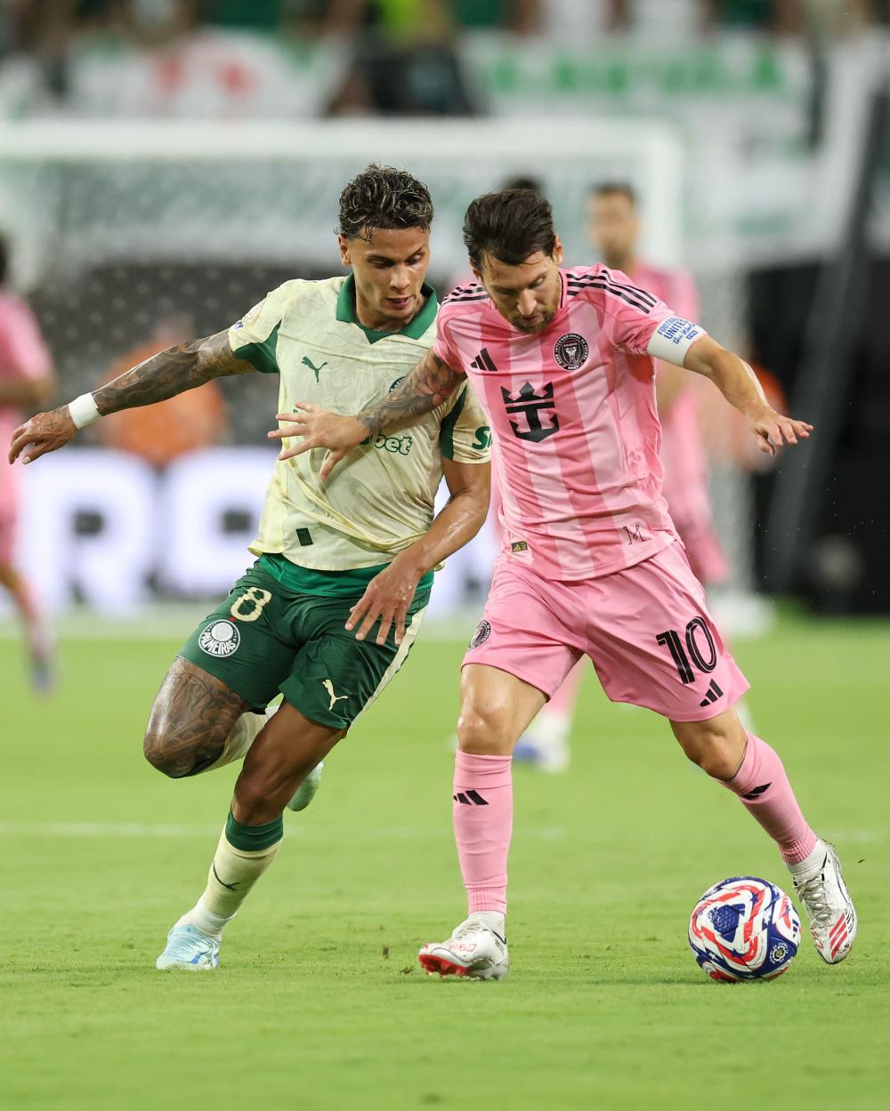 开云-关于中超赛前走向成谜；巴黎圣日耳曼临场应变；引发热议；赛程密集仍需轮换的信息