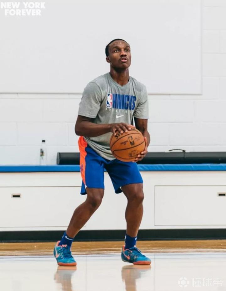 kaiyun-转会期纽约尼克斯备战德甲，刷新队史纪录细节曝光，信心回归，更衣室氛围转暖的简单介绍